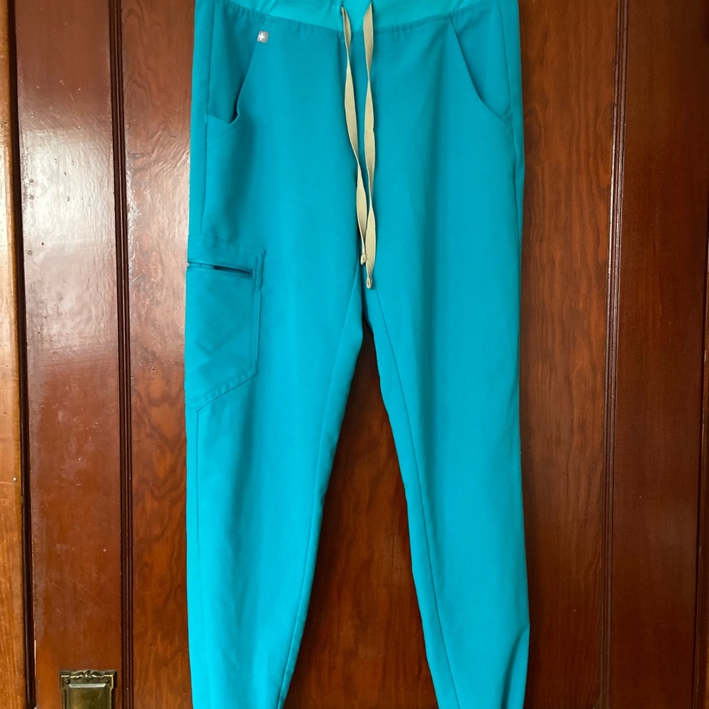 Figs Zamora crops such pants